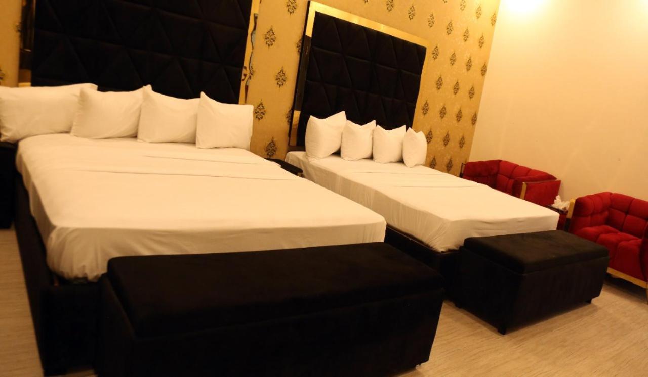 Hotel De Smart Multan Exteriör bild