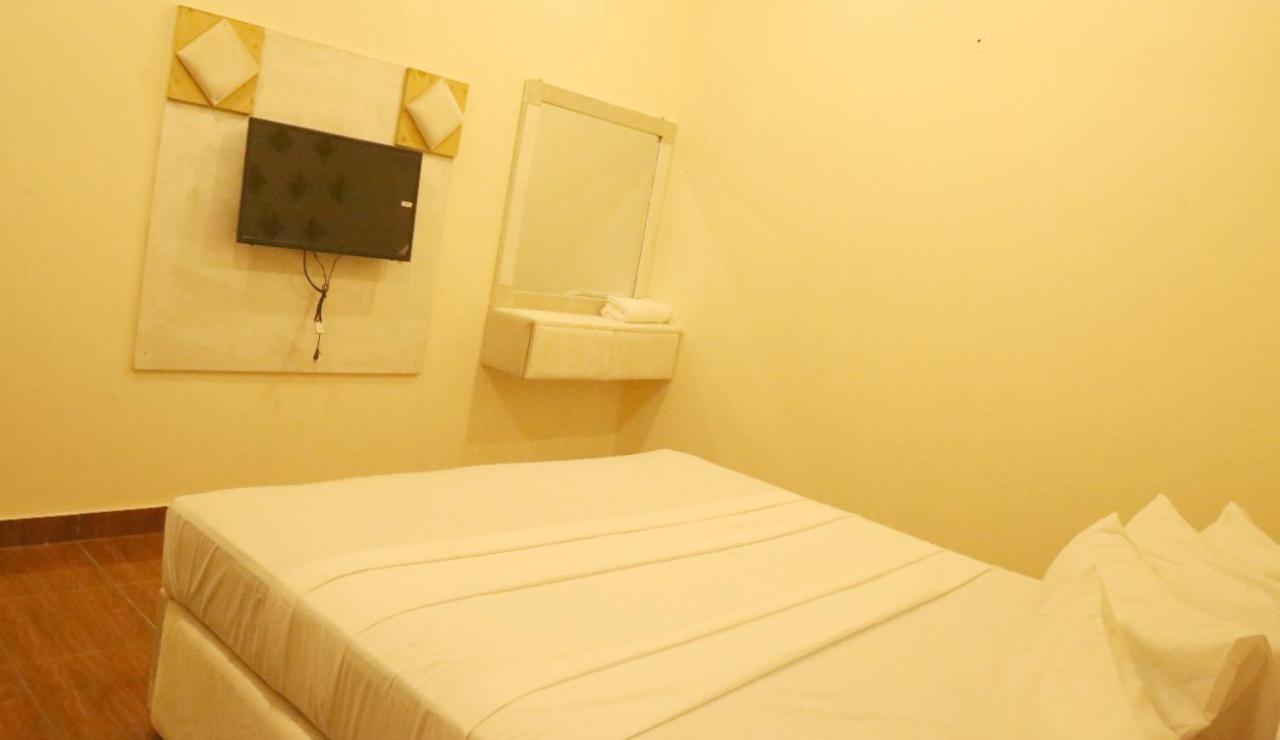 Hotel De Smart Multan Exteriör bild