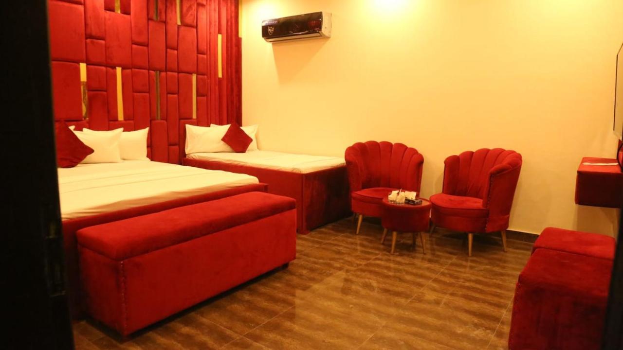 Hotel De Smart Multan Exteriör bild