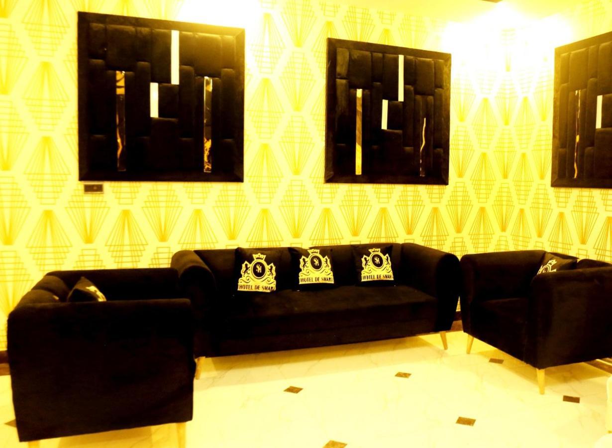 Hotel De Smart Multan Exteriör bild