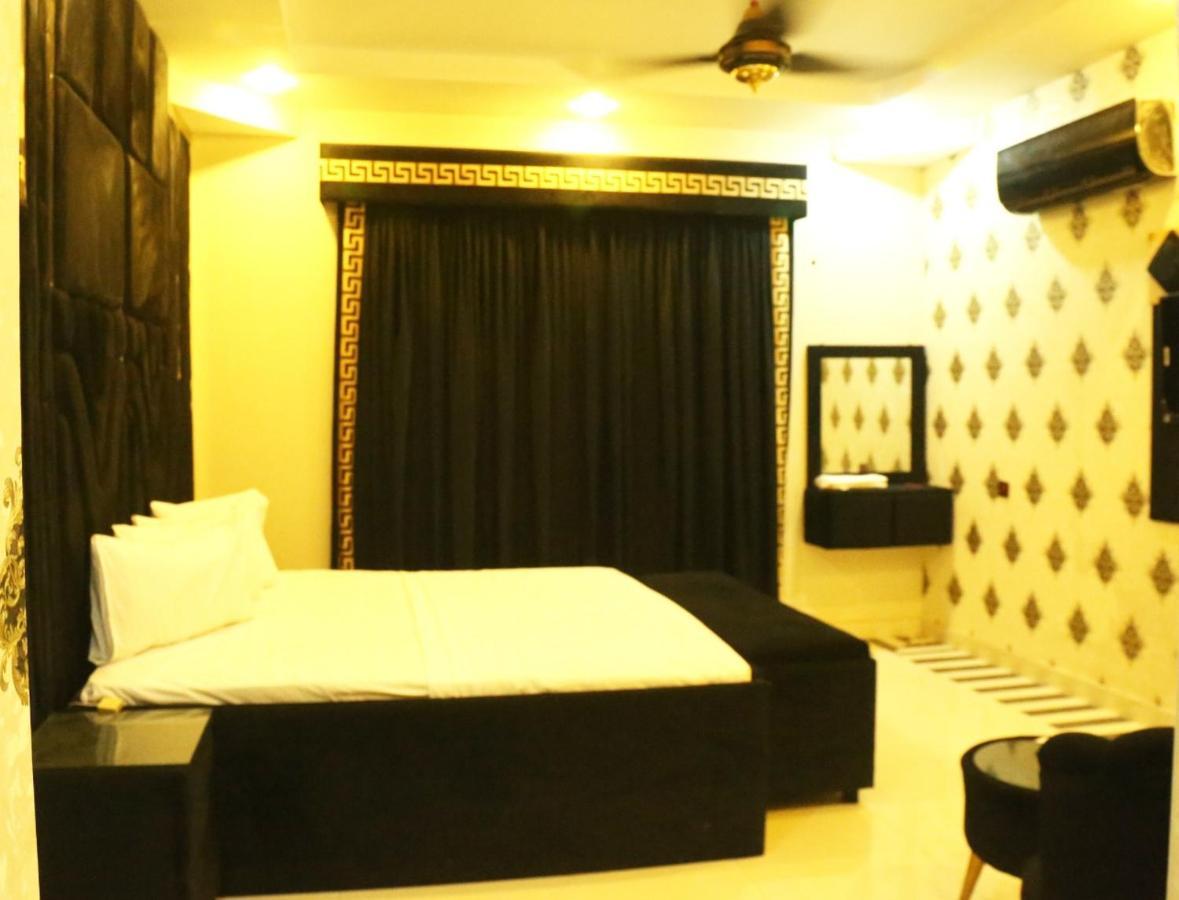 Hotel De Smart Multan Exteriör bild