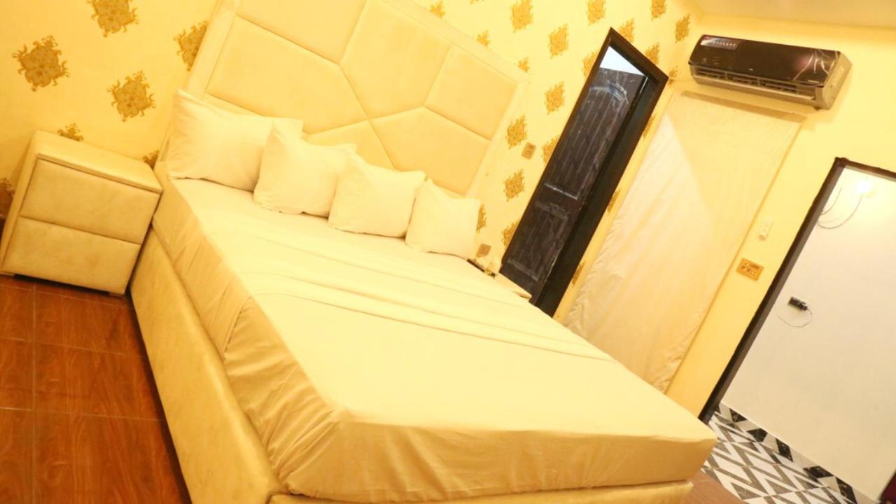 Hotel De Smart Multan Exteriör bild