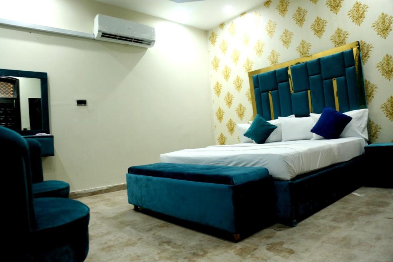 Hotel De Smart Multan Exteriör bild
