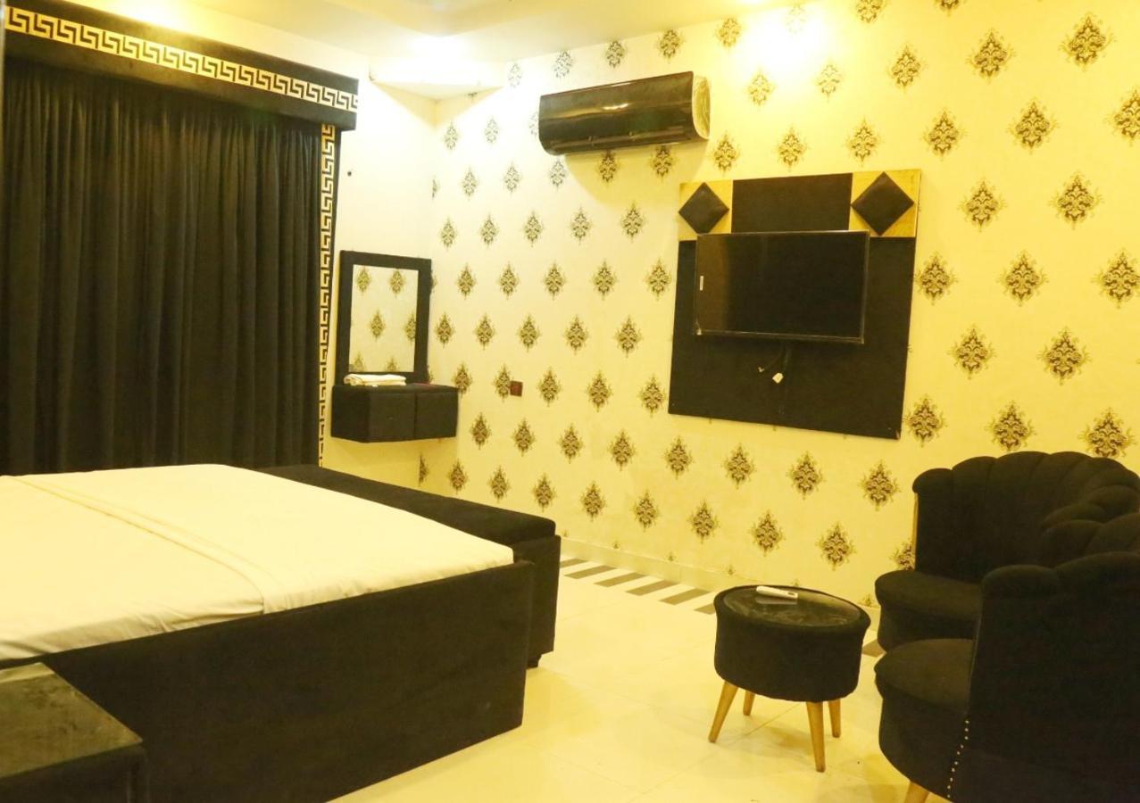 Hotel De Smart Multan Exteriör bild
