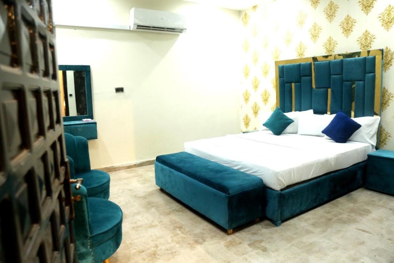 Hotel De Smart Multan Exteriör bild