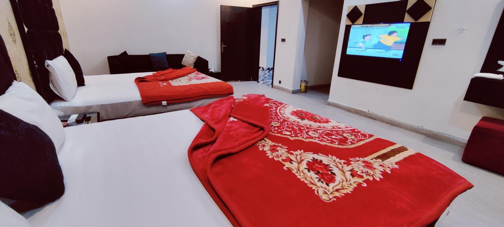 Hotel De Smart Multan Exteriör bild