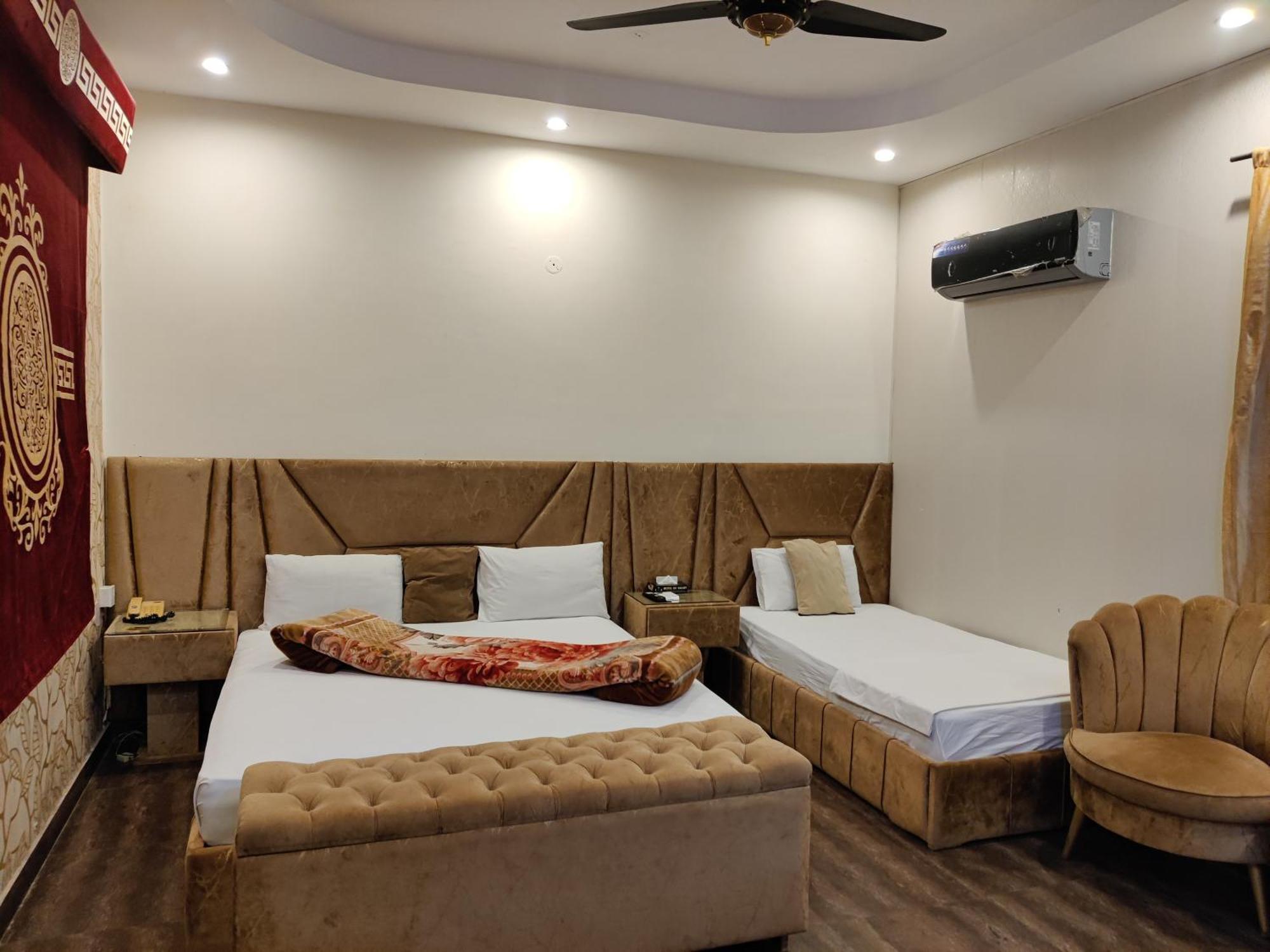 Hotel De Smart Multan Exteriör bild