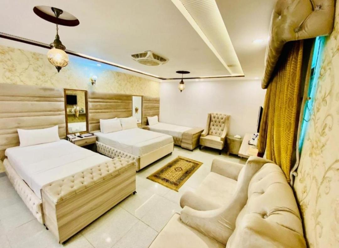 Hotel De Smart Multan Exteriör bild